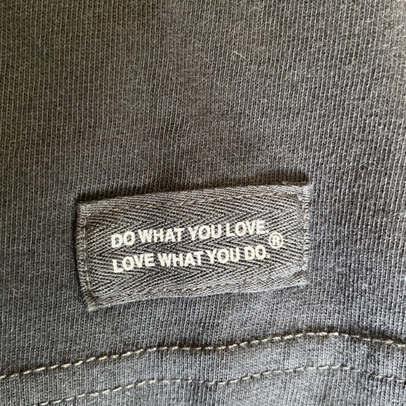 Life Is Good Men’s shirt sleeve crusher tee Sz Med “Not All Who Wander Are Lost” - Picture 3 of 4